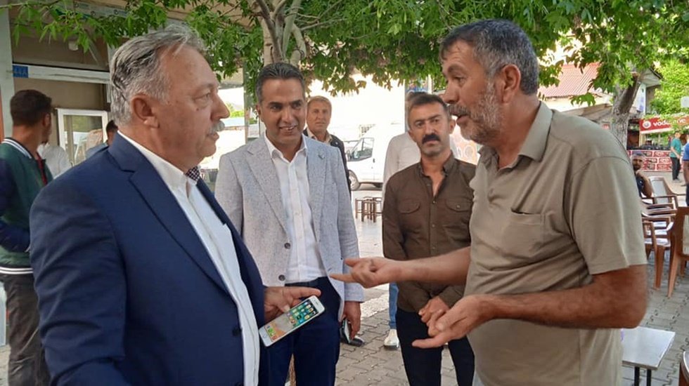 Muş&rsquo;ta kahveler tarlasını ekemeyen &ccedil;ift&ccedil;ilerle dolu