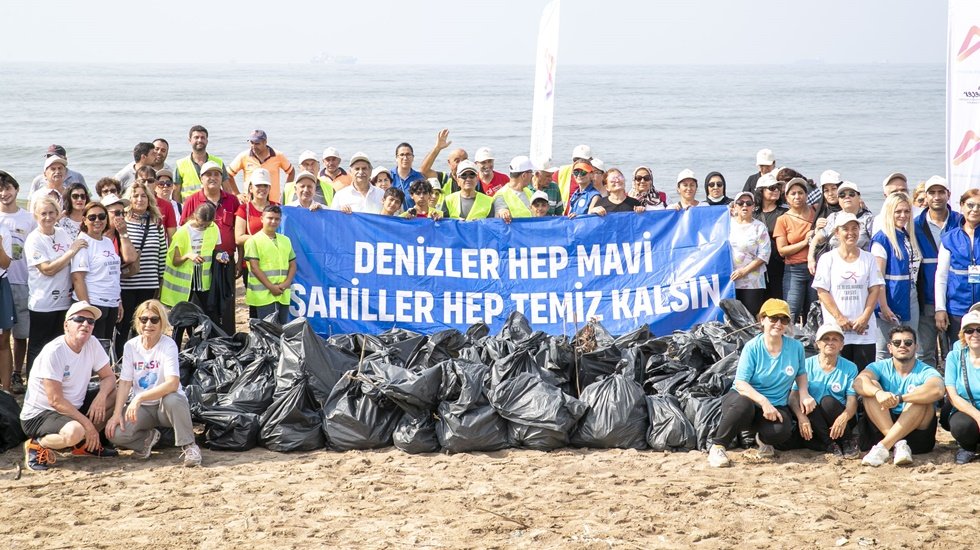 &Ouml;nce spor, sonra sahil temizliği&hellip;