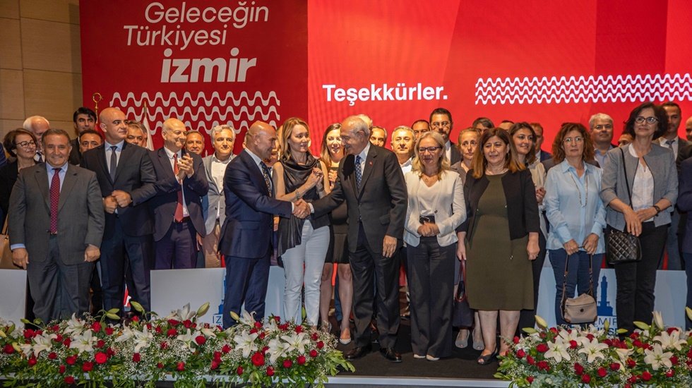 Tun&ccedil; Soyer, Kılı&ccedil;daroğlu ve CHP y&ouml;netimine İzmir&rsquo;i anlattı
