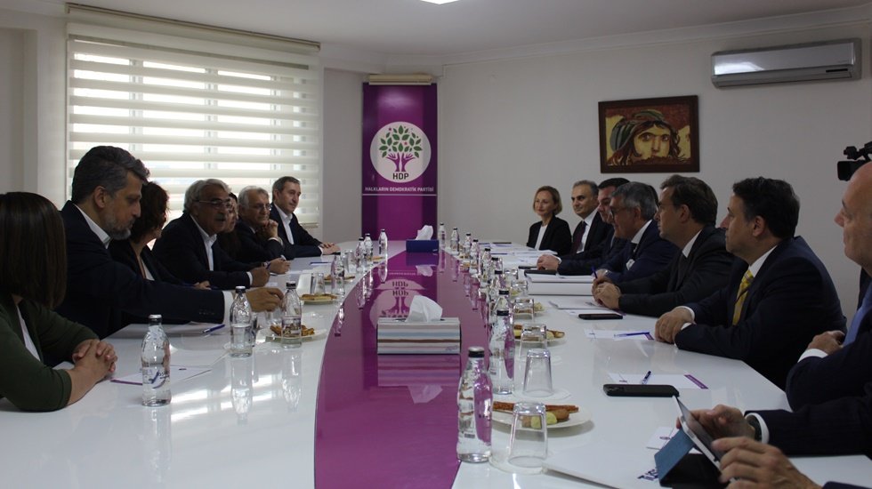 T&Uuml;SİAD, İYİ Parti ve HDP&rsquo;yi ziyaret etti