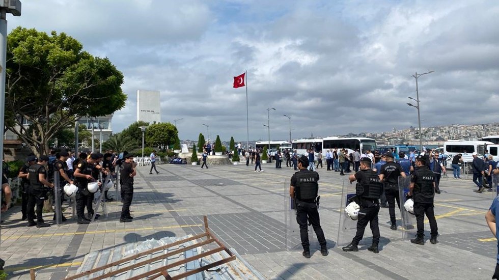 Üsküdar Atatürk Anıtı ve çevresinde çalışmalar durdu...