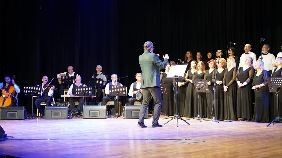 Yurttaşlar Klasik T&uuml;rk m&uuml;ziğine doydu