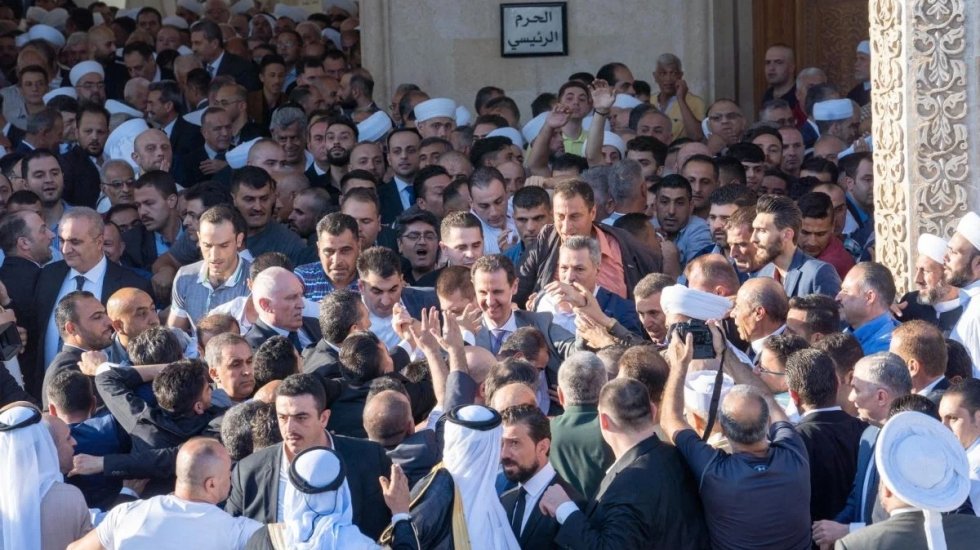 11 yıl sonra ilk defa! Esad, bayram namazını Halep'te kıldı