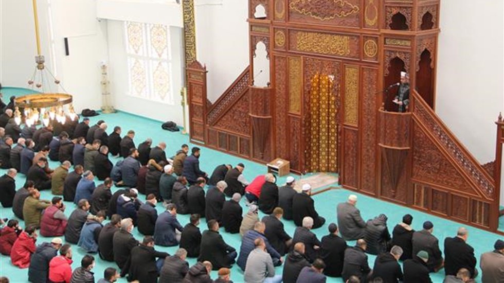 Cuma hutbesinde 'din istismarcılarına' karşı uyarı&hellip;