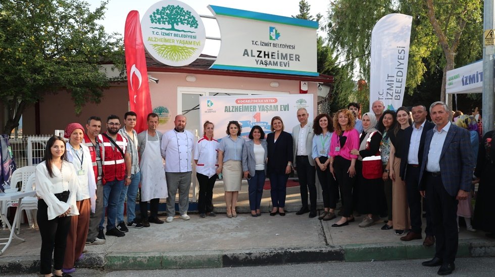 Alzheimer Yaşam Evi 1&rsquo;inci yaşını kutladı