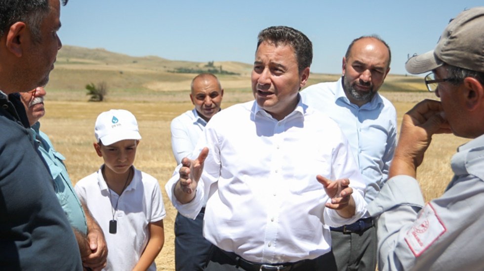 Babacan: "M&uuml;sait bir yerde iktidarı indirip, yola devam edeceğiz"