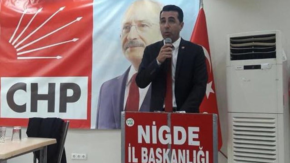 Başkan Adem: "Niğde patates &uuml;retemiyor, İktidar Venezuela&rsquo;da tarım yapmaya &ccedil;alışıyor..."