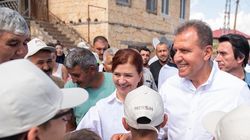 Başkan Se&ccedil;er &ldquo;belediye sizin kalbinize girmek i&ccedil;in var. Belediye sizin her şeyiniz, aileniz&rdquo;