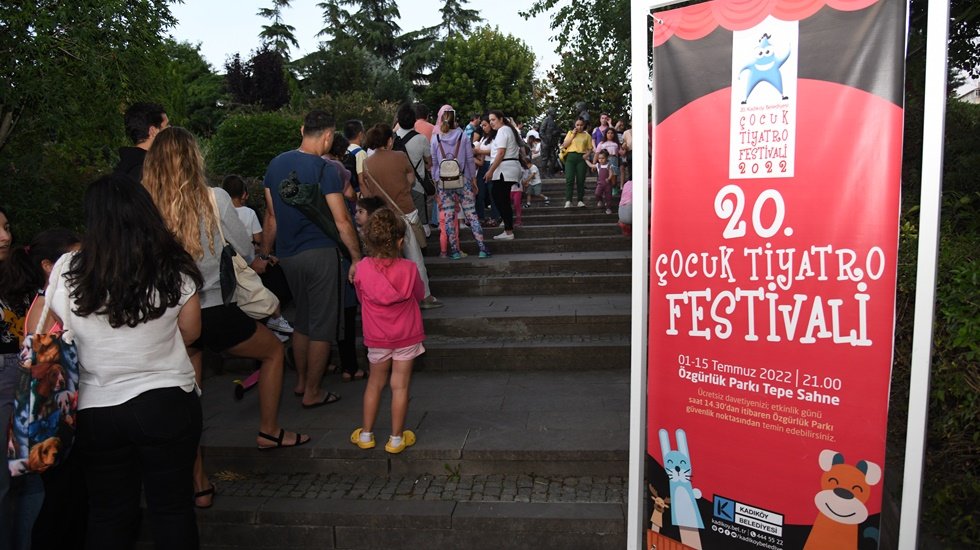 &Ccedil;ocuk Tiyatro Festivali devam ediyor