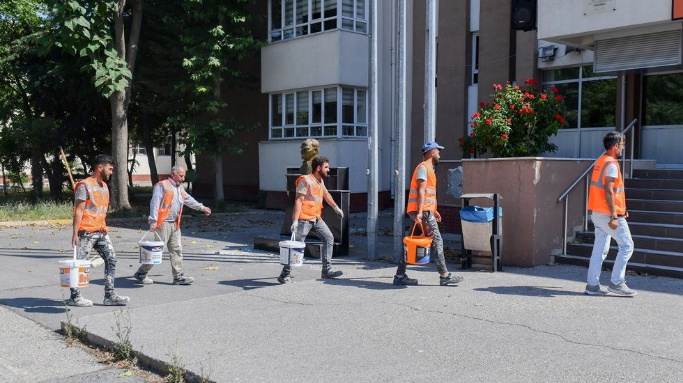 Esenyurt’ta okullar yenileniyor