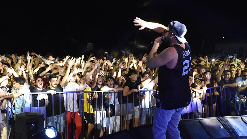 Fo&ccedil;a&rsquo;da Gen&ccedil;ler hip-hop, rap ve elektronik m&uuml;zik ziyafeti yaşandı.