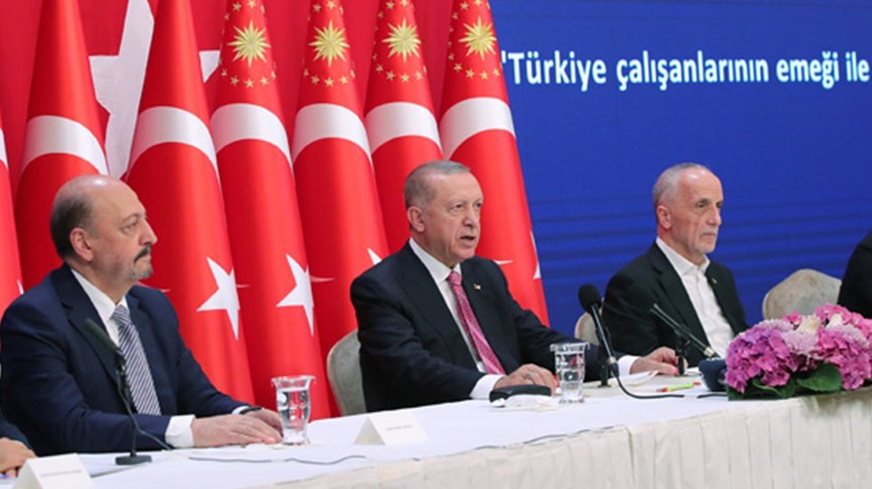Genel başkanlardan 'asgari &uuml;cret' tepkisi: &ldquo;Hi&ccedil; mi utanmadınız&rdquo;