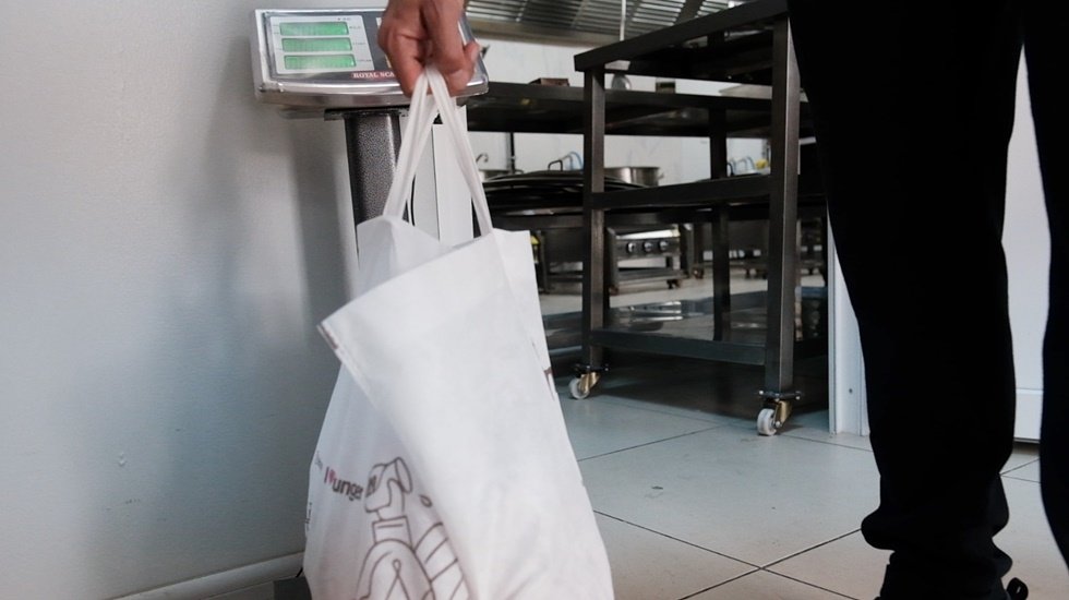 Gıda Bankası ve Aşevi&rsquo;ne kurban eti bağışı t&uuml;m hızıyla s&uuml;r&uuml;yor