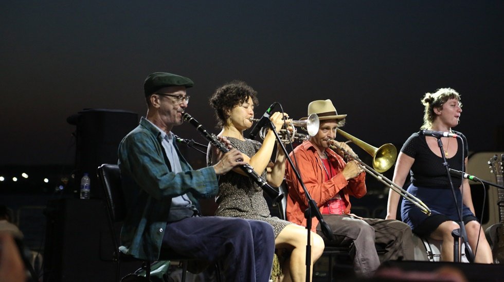 G&ouml;l kenarında caz r&uuml;zgarı&hellip;