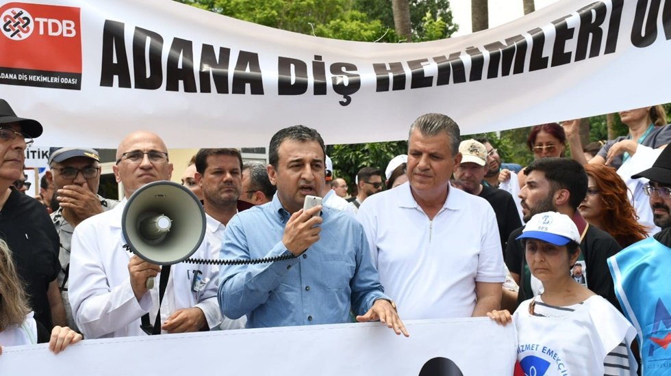 İki defa Sağlıkta Şiddet Yasası&rsquo;nı getirdiler &ldquo;mış&rdquo; gibi yaptılar...