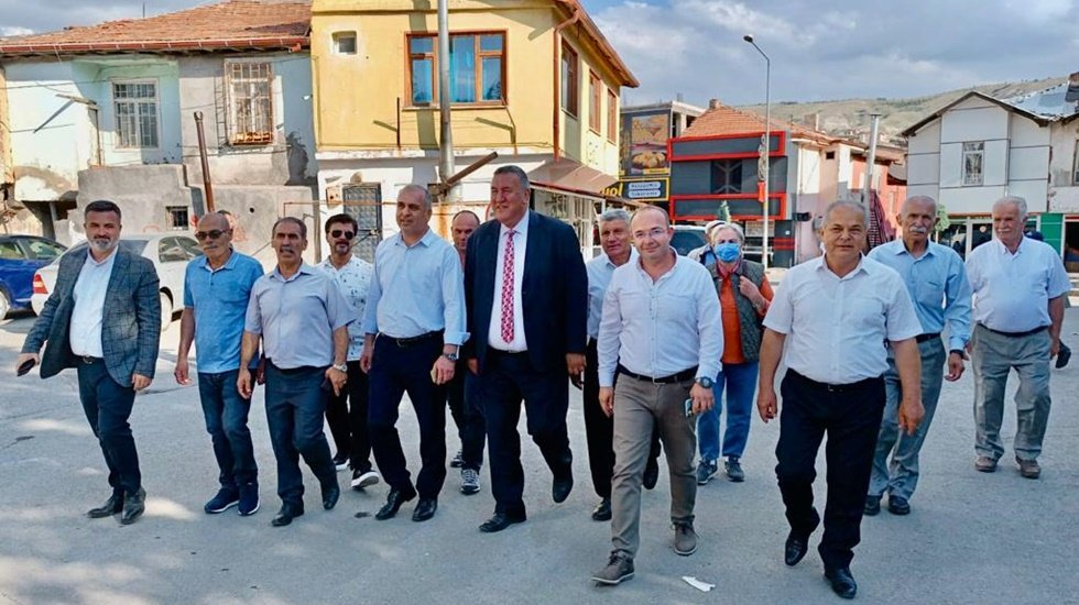 &nbsp;İş bulmakta sorun, emekli olmakta sorun, emekli yaşamakta sorun...