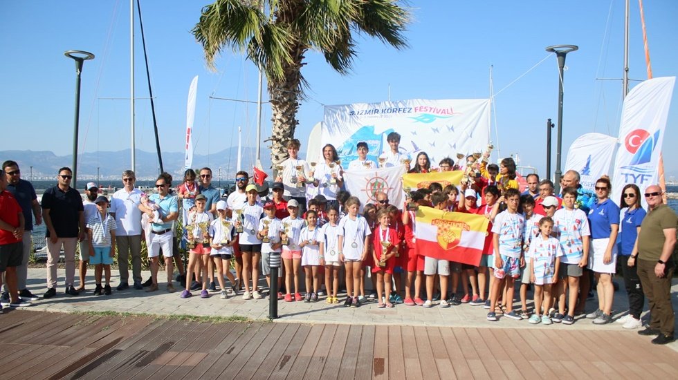 K&ouml;rfez Festivali, İzmir Marina&rsquo;daki nefes kesen yarışlarla sona erdi