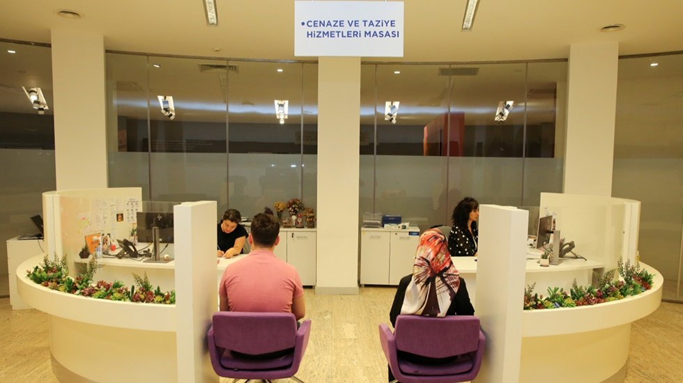 Küçükçekmece belediyesi yakınını kaybeden 3600 hanenin acısını paylaştı