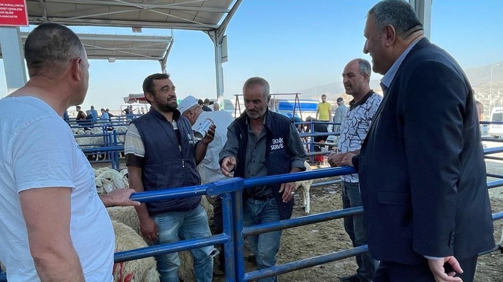 Kurban Bayramı da besicinin y&uuml;z&uuml;n&uuml; g&uuml;ld&uuml;remedi