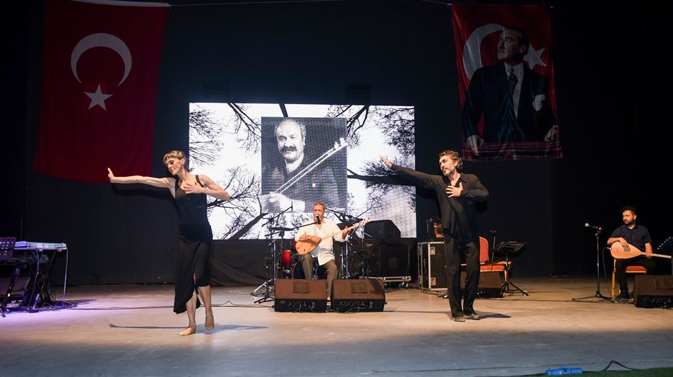 Madımak katliamında yaşamını yitirenler Esenyurt&rsquo;ta anıldı