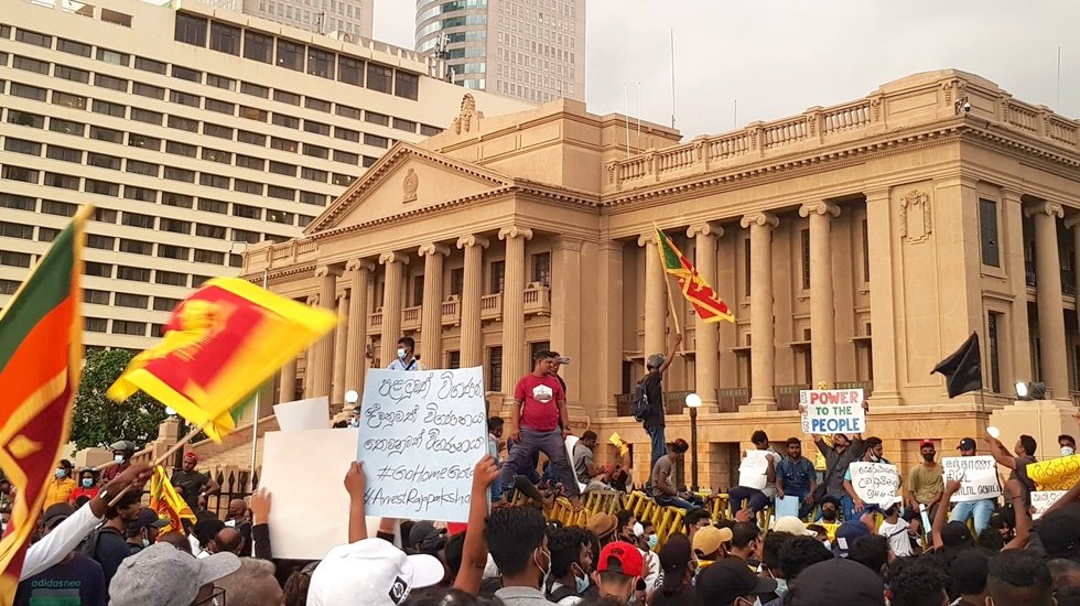 Neoliberalizm, etno-milliyet&ccedil;ilik, militarizm ve kabilecilik kıskacındaki Sri Lanka