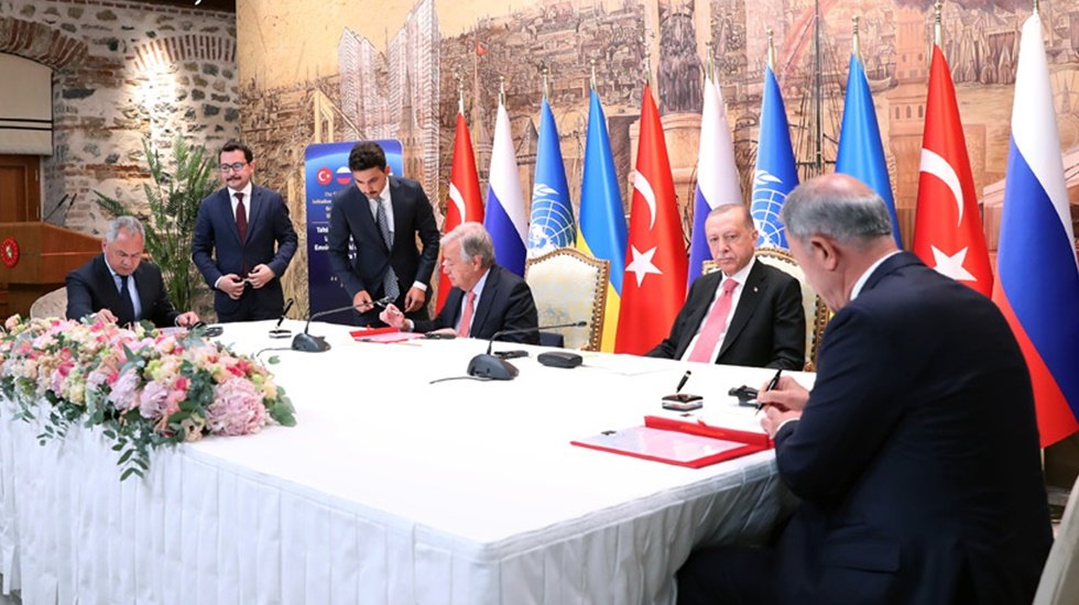 'Tahıl koridoru' i&ccedil;in Dolmabah&ccedil;e'de imzalar atıldı
