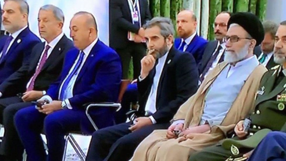 Uğur D&uuml;ndar'dan Bilal Erdoğan yorumu: "Erdoğan&rsquo;ın kendisini yalnız hissetmesinden kaynaklandığını d&uuml;ş&uuml;n&uuml;yorum"
