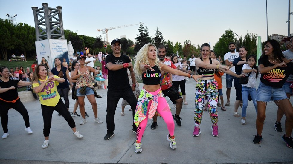 Yaşam Vadisi’nde 7'den 70'e zumba şenliği