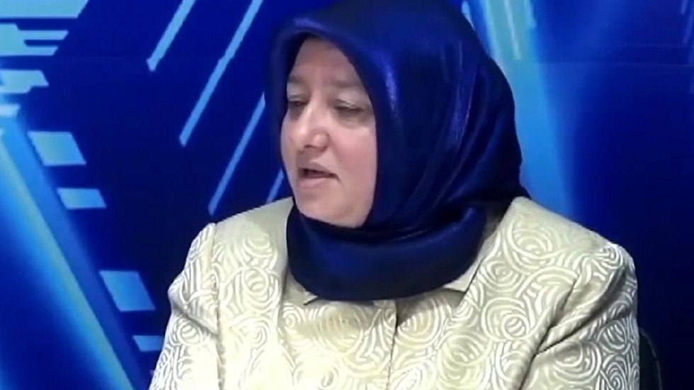 AKP Kadın Kolları Başkanı: 'Kriz yok d&ouml;ke sa&ccedil;a kullanıyoruz'