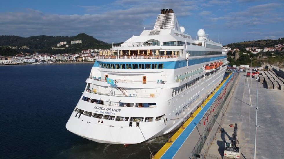 Amasra&rsquo;ya gelen İlk kruvaziyer &ldquo;Astoria Grande&rdquo;