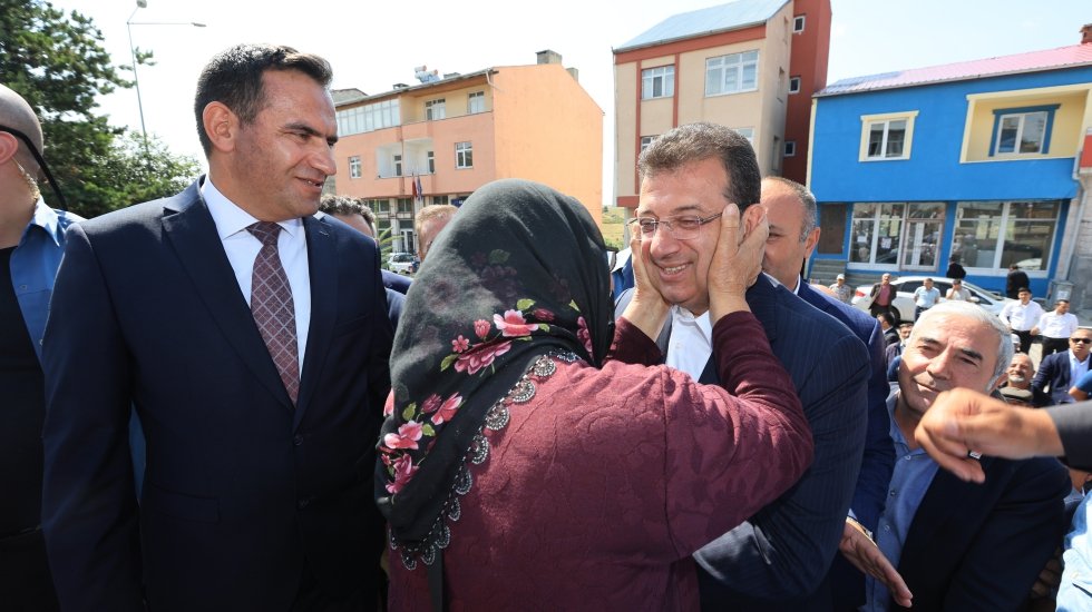 Ardahan İmamoğlu ve Torun'u bağrına bastı! İBB'nin katkılarıyla Ardahan Otogarı a&ccedil;ıldı