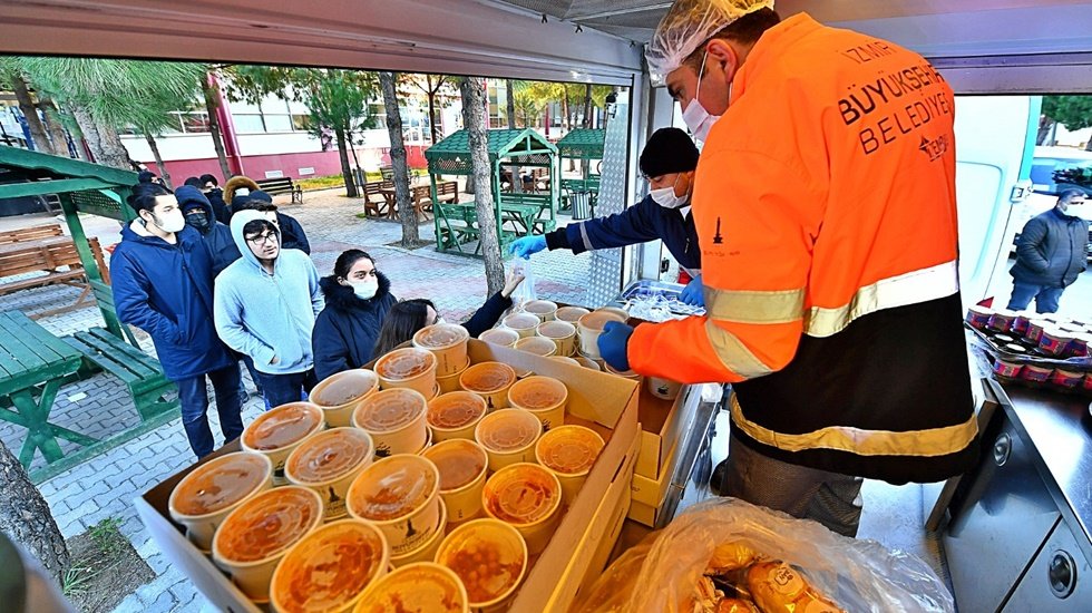 B&uuml;y&uuml;kşehir&rsquo;den binlerce gence; ulaşımdan eğitim yardımına, barınmadan yemeğe kadar destek...