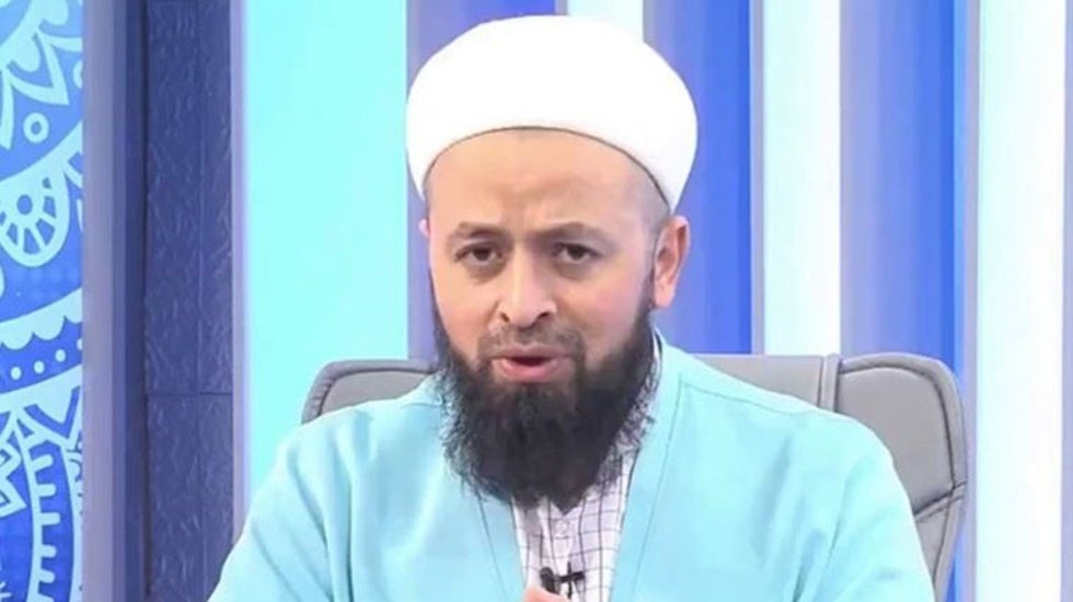 Cemaat televizyonundan skandal s&ouml;zler: "... Şeytan omuzlarına &ccedil;ıkar vurmaya başlar"