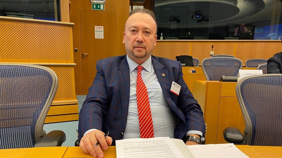 CHP&rsquo;li Alım: "G&uuml;rcistan Sınır Kapısı&rsquo;nda şof&ouml;rlerimiz tehlike ile burun buruna"