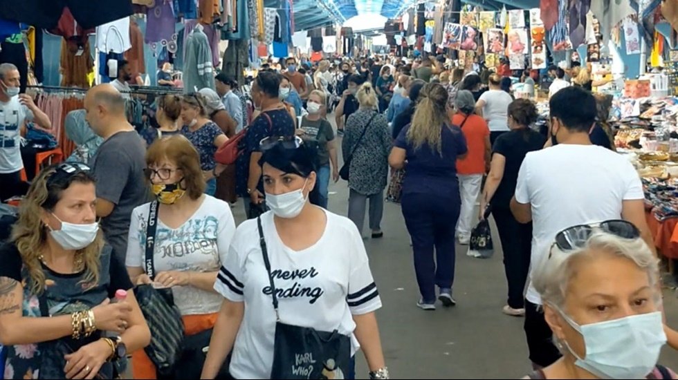 Edirne&rsquo;de Bulgar vatandaşı sepet sepet alışveriş yaparken, yerli halk taneyle marketten &ccedil;ıkıyor!
