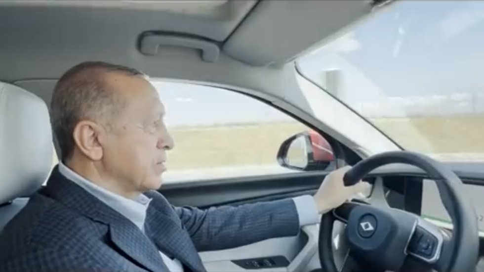 Erdoğan, 'bir Togg hatırası' s&ouml;zleriyle paylaştı