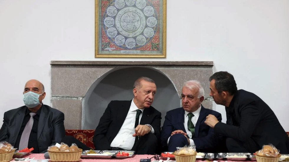 Erdoğan'ın ziyaret ettiği Cemevi y&ouml;netiminin akıbeti belli oldu