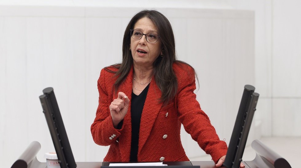 Ersoy: "Emekliler 5.500 lira ile a&ccedil; kalmaya mahkum ediliyor!"