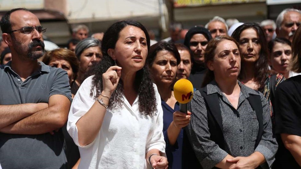 HDP&rsquo;li G&uuml;nay: &ldquo;21 canın kanı Cengiz Holding&rsquo;in elindedir&rdquo;