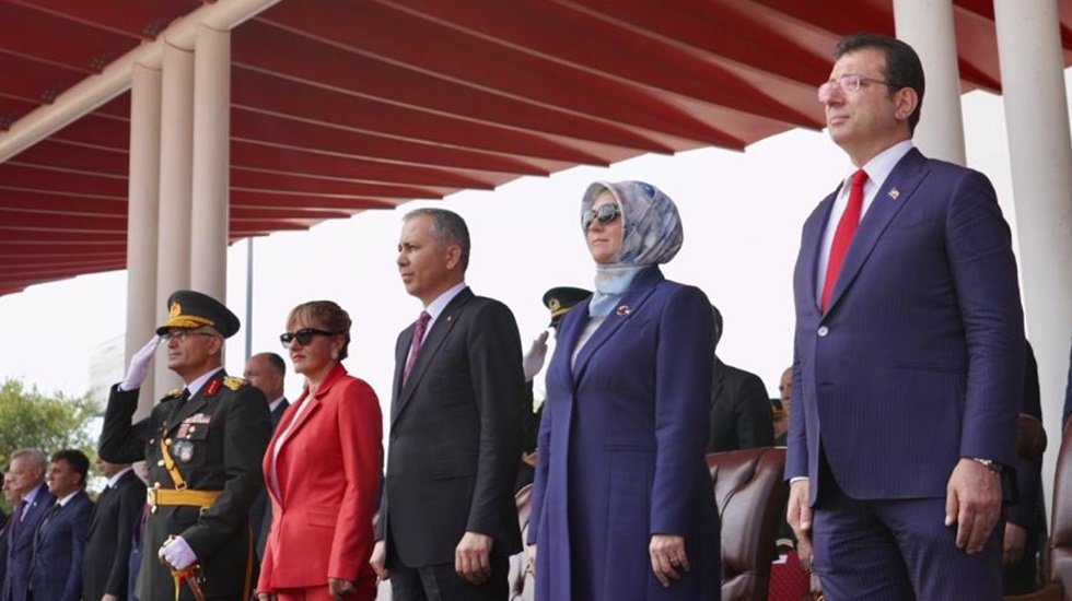 İmamoğlu: Şimdi &ouml;n&uuml;m&uuml;zde farklı bir zafer s&uuml;reci var&hellip;