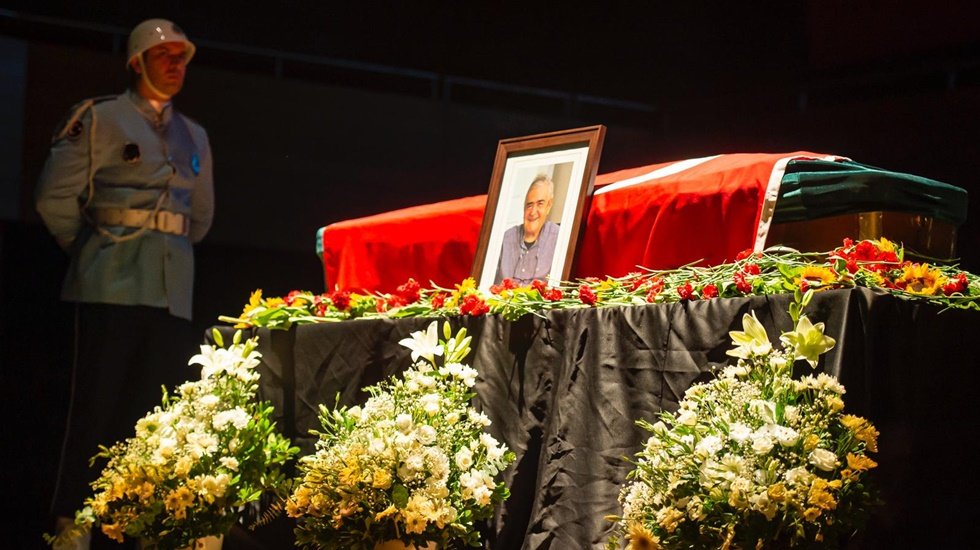 İzmirlilerden bilim ve siyaset insanı Adnan Akyarlı&rsquo;ya veda