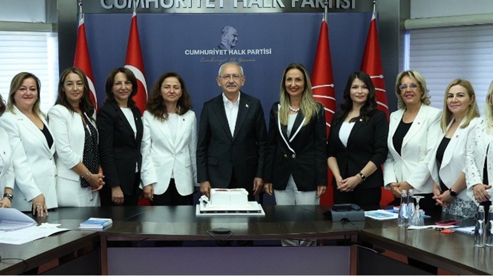 Kılı&ccedil;daroğlu: "Hi&ccedil;bir kadını erkeğe muhta&ccedil; etmeyeceğiz. Bir &ccedil;ocuk dahi yatağa a&ccedil; girmeyecek"
