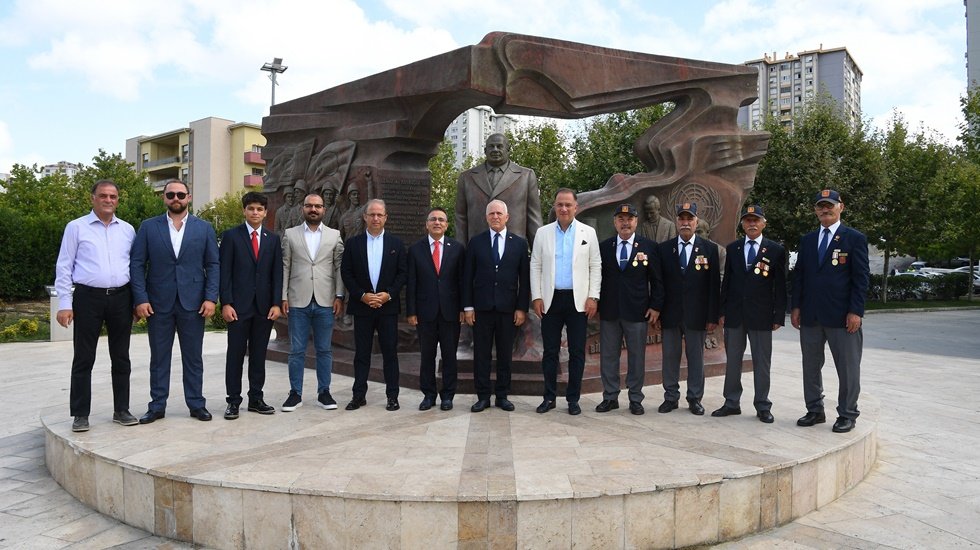 KKTC Meclis Başkanı’ndan Beylikdüzü’nde bulunan Rauf Denktaş Anıtı’na Ziyaret
