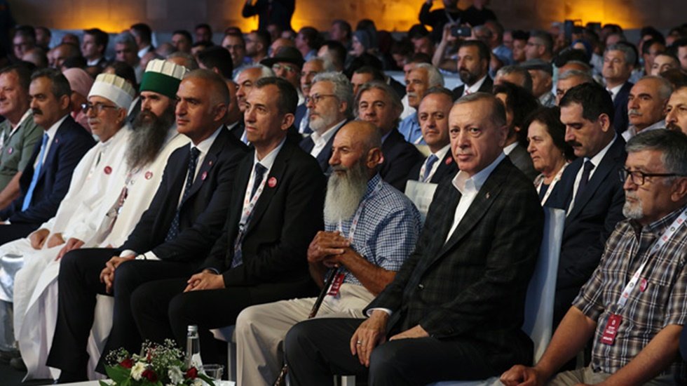 AKP hangi Alevi dedelerini umreye g&ouml;t&uuml;recek?
