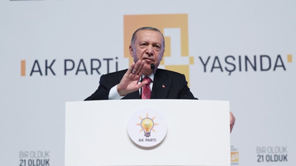 Partisinin kuruluş yıl d&ouml;n&uuml;m&uuml;nde konuşan Erdoğan, Kılı&ccedil;daroğlu'nu hedef aldı&hellip;