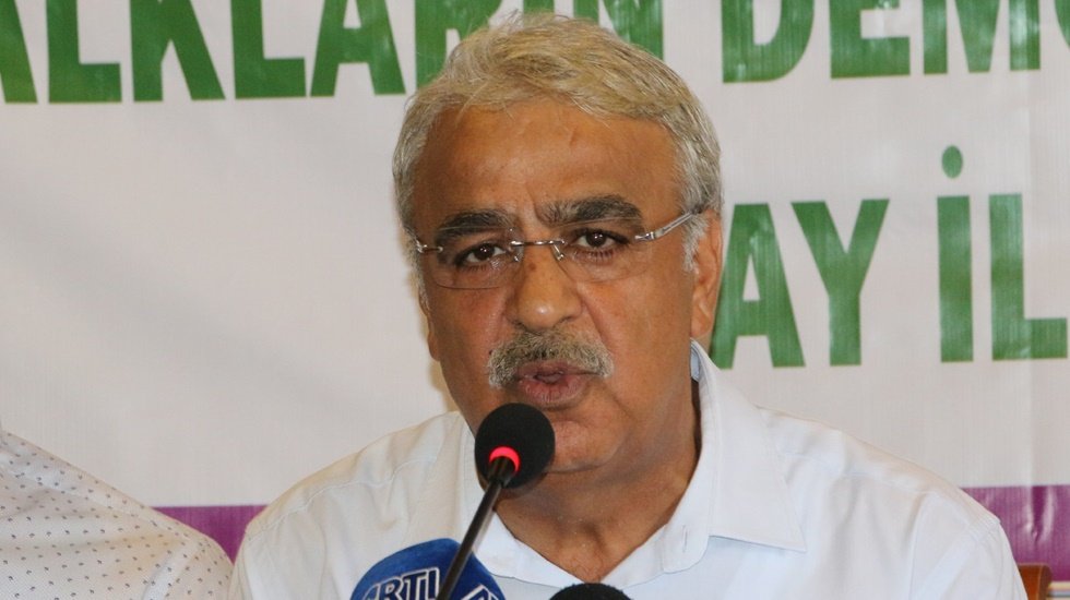 Mithat Sancar: &ldquo;Selahattin Demirtaş'la 'Ayrılık cezaevi duvarlarından oluşuyor. Sorun yok&rdquo;