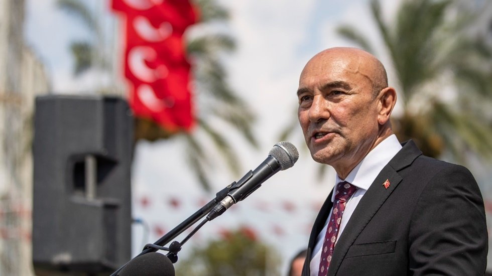 Soyer&rsquo;den Bah&ccedil;eli&rsquo;ye cevap gecikmedi: "İki d&uuml;nyada da elimiz barıştan rahatsız olanların iki yakasında olacak"