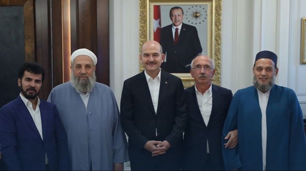 S&uuml;leyman Soylu ve Bekir Bozdağan&rsquo;ın cemaat aşkı...