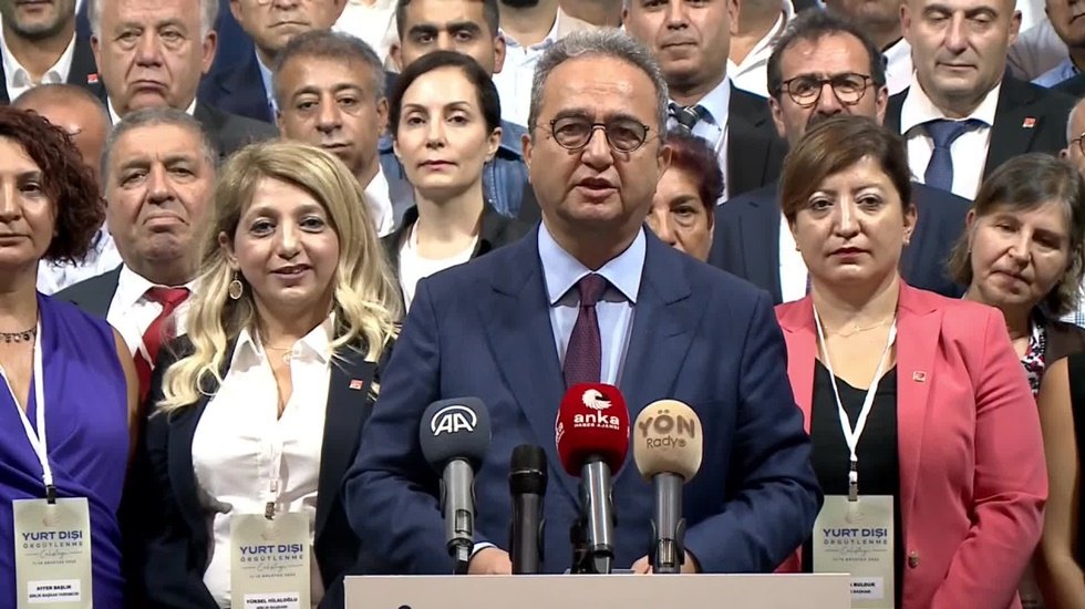 Tezcan: &ldquo;T&uuml;rkiye d&uuml;nyada ilk defa sandıkta bir diktat&ouml;rl&uuml;kten demokrasiye ge&ccedil;işin pratiğini g&ouml;sterecek&rdquo;