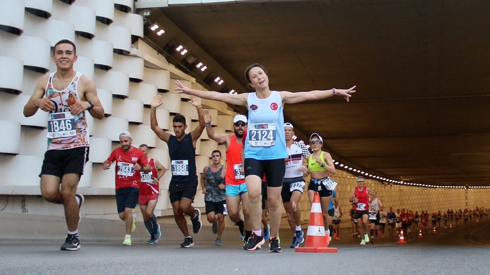 9 Eylül İzmir Yarı Maratonu’na 3 bin atlet katıldı